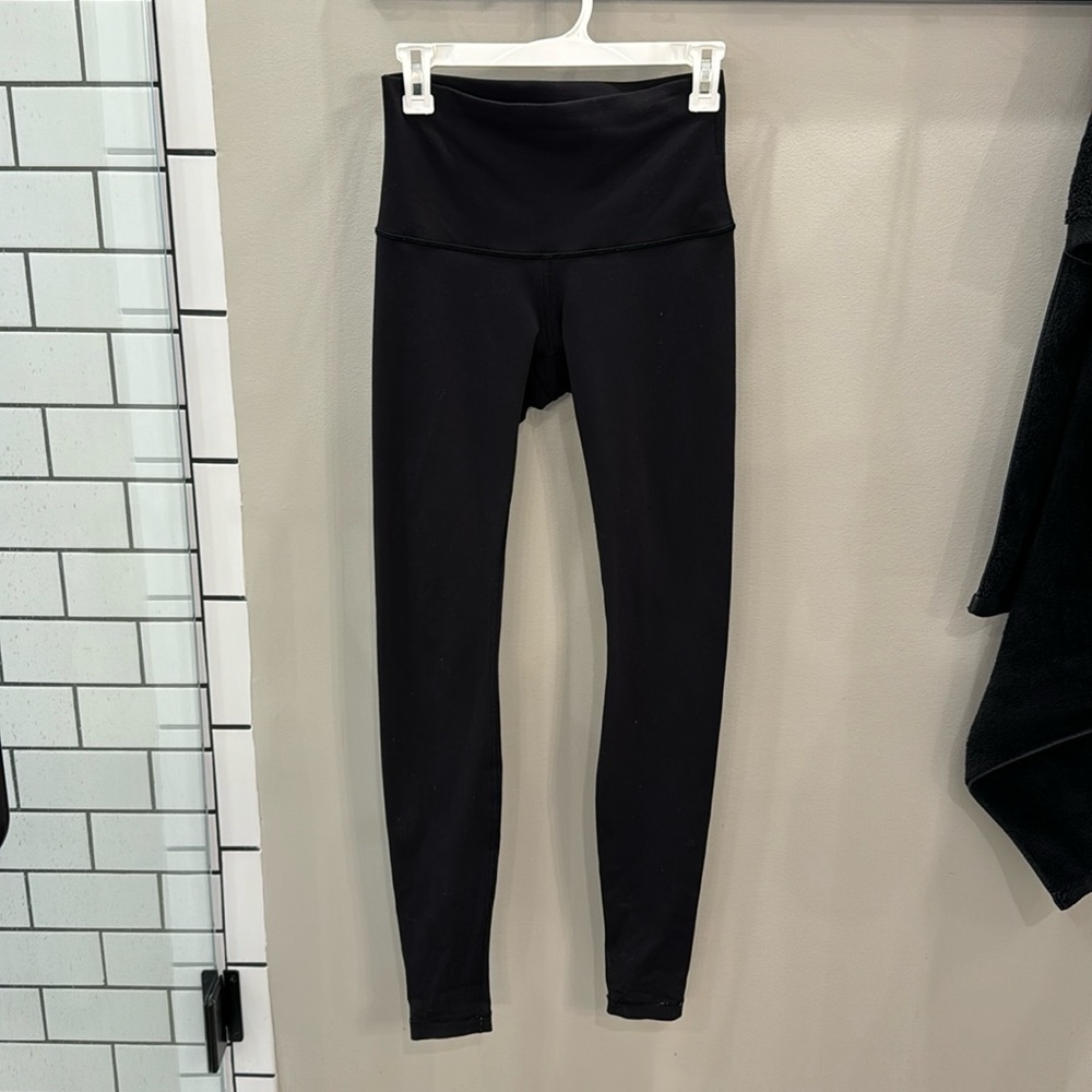 Lululemon black high rise leggings.